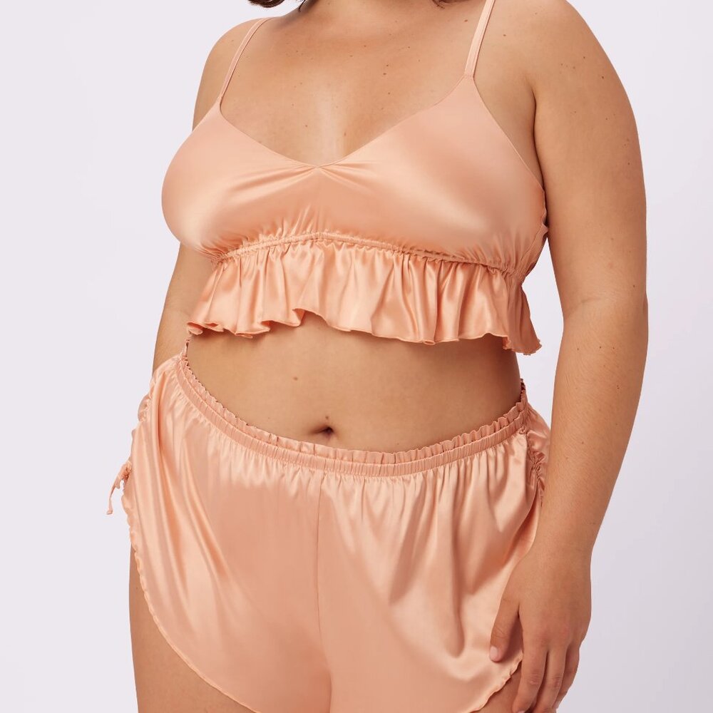 Parade Luxe Tie-Back Flutter Crop & Radiant Glow Flutter Short Rose Pearl